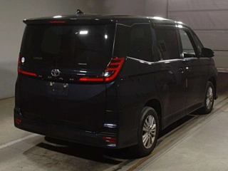 TOYOTA NOAH 2022
