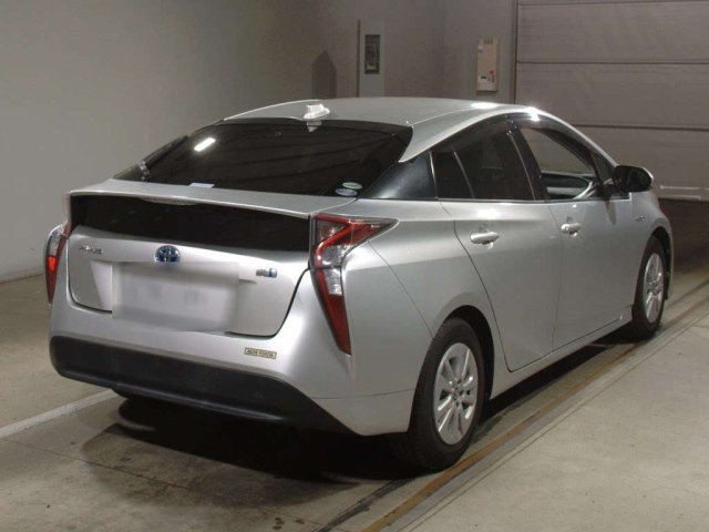 TOYOTA PRIUS 2016