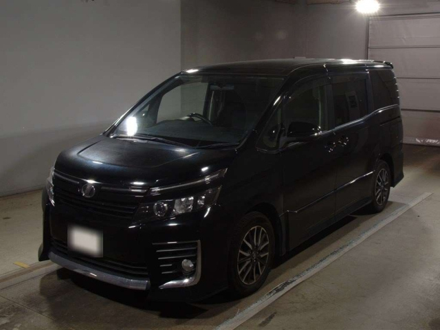 TOYOTA VOXY 2014