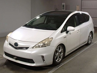 TOYOTA PRIUS ALPHA 2013
