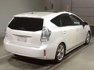 TOYOTA PRIUS ALPHA 2013