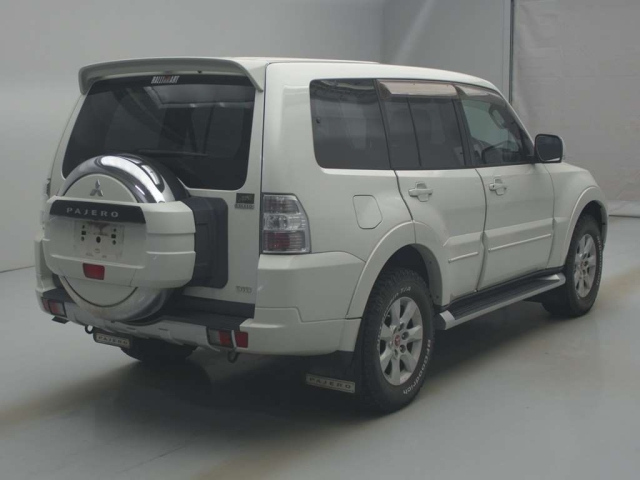MITSUBISHI PAJERO 2011