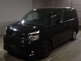 TOYOTA VOXY 2013