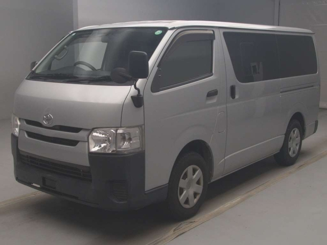 TOYOTA HIACE VAN 2016