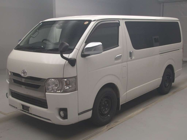 TOYOTA HIACE VAN 2016