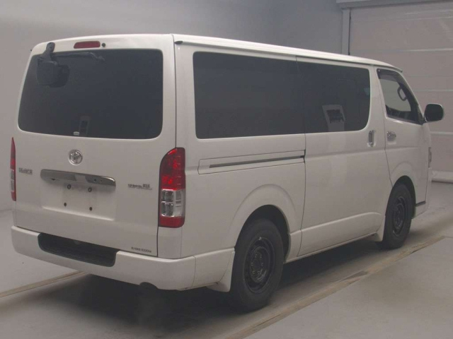TOYOTA HIACE VAN 2016