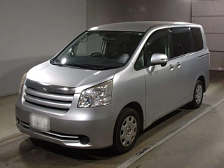 TOYOTA NOAH 2009