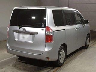 TOYOTA NOAH 2009