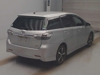 TOYOTA WISH 2012