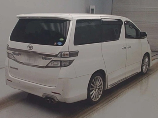 TOYOTA VELLFIRE 2013