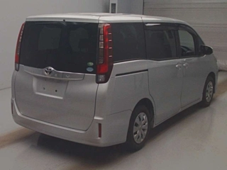 TOYOTA NOAH 2016