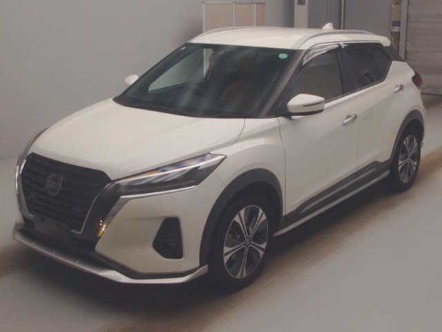 NISSAN KIX 2020