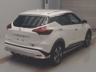 NISSAN KIX 2020