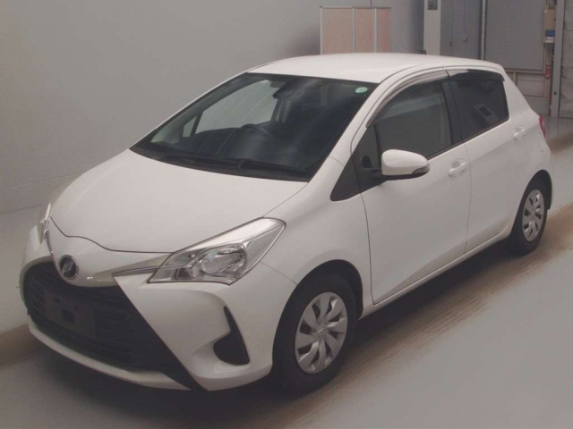 TOYOTA VITZ 2017