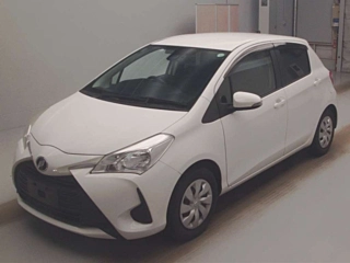 TOYOTA VITZ 2017