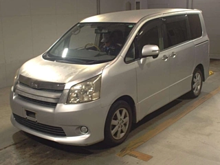 TOYOTA NOAH 2008