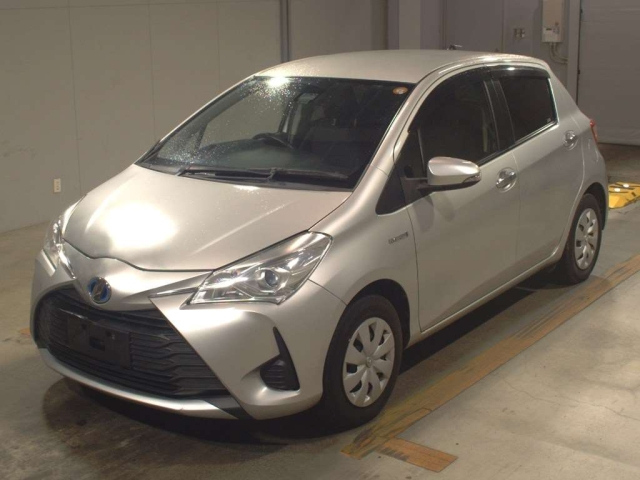 TOYOTA VITZ 2018