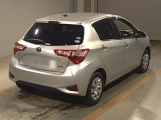 TOYOTA VITZ 2018