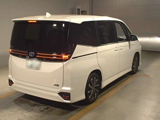 TOYOTA VOXY 2023