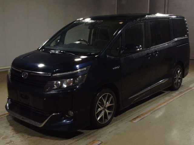 TOYOTA VOXY 2014