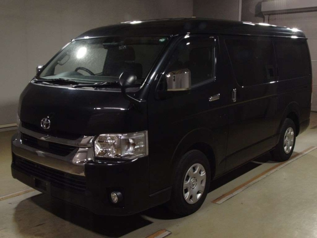 TOYOTA HIACE 2020