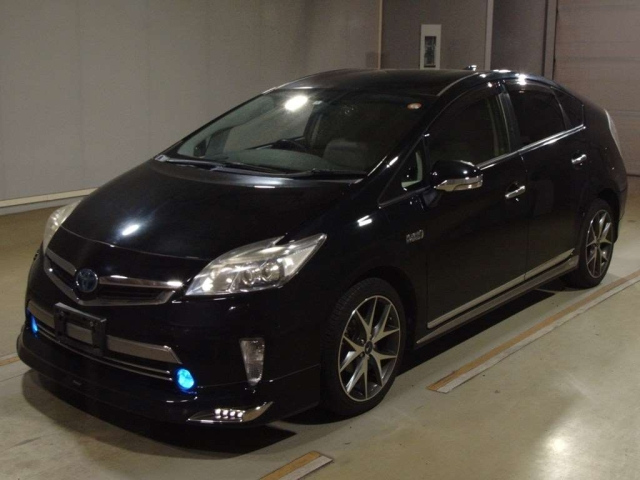 TOYOTA PRIUS PHV 2014