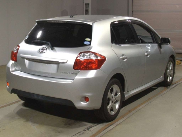 TOYOTA AURIS 2010