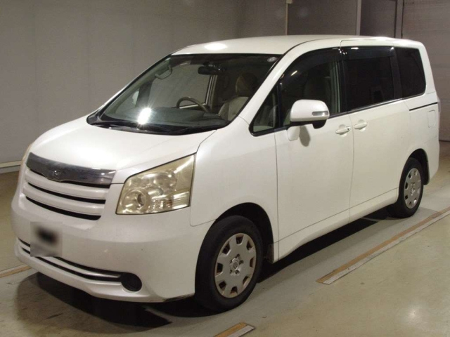 TOYOTA NOAH 2008