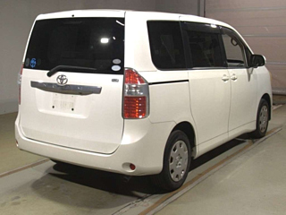 TOYOTA NOAH 2008