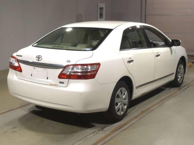 TOYOTA PREMIO 2012