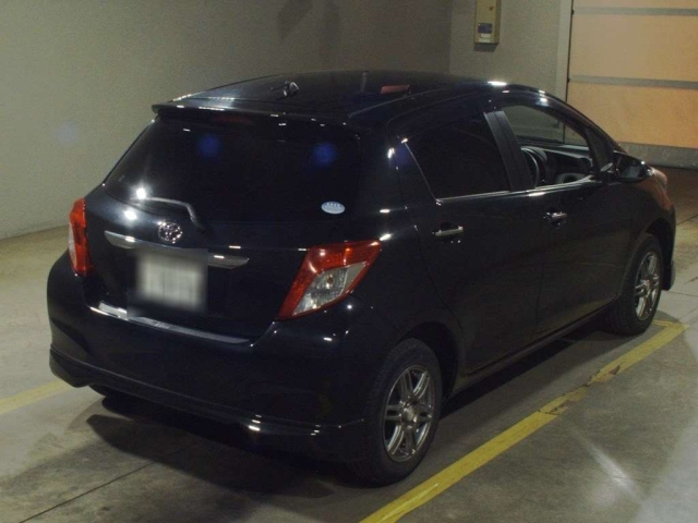 TOYOTA VITZ 2014
