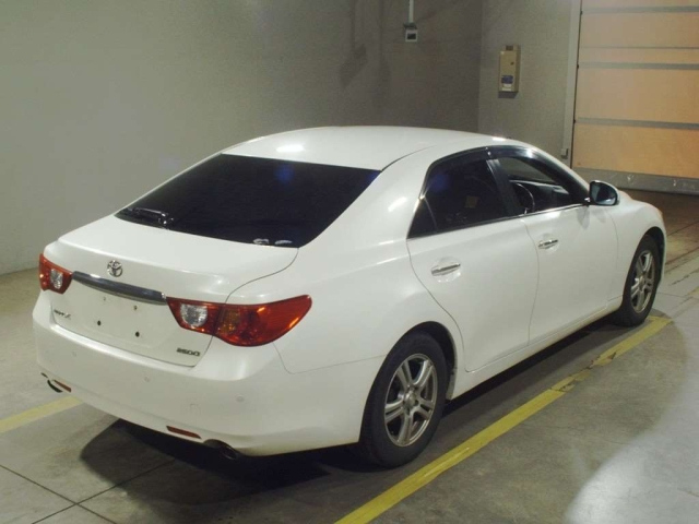 TOYOTA MARK X 2010