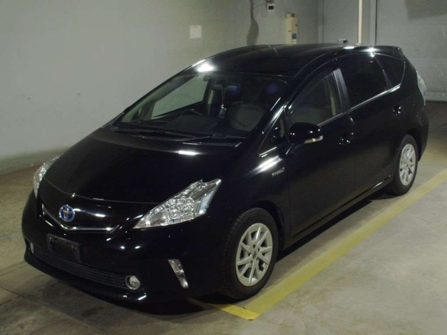 TOYOTA PRIUS ALPHA 2014
