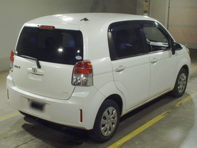 TOYOTA SPADE 2013