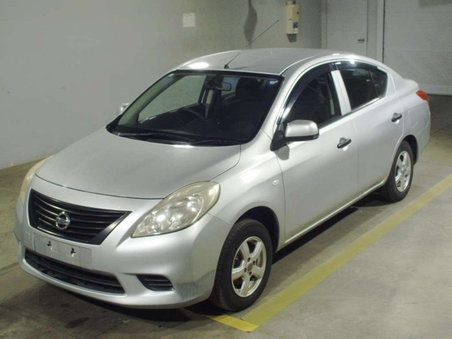 NISSAN LATIO 2013