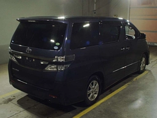 TOYOTA VELLFIRE 2013