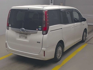 TOYOTA NOAH 2014