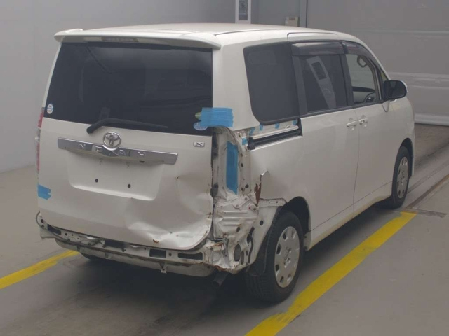 TOYOTA NOAH 2008