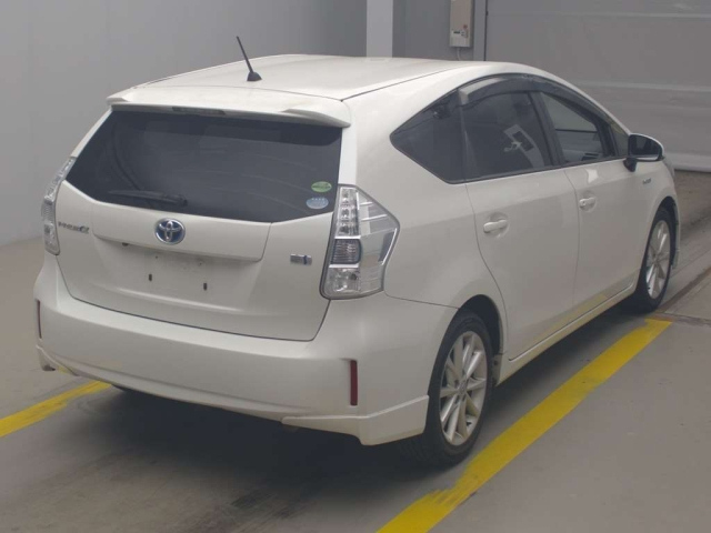 TOYOTA PRIUS ALPHA 2012
