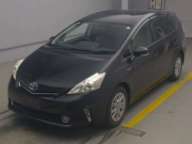TOYOTA PRIUS ALPHA 2012