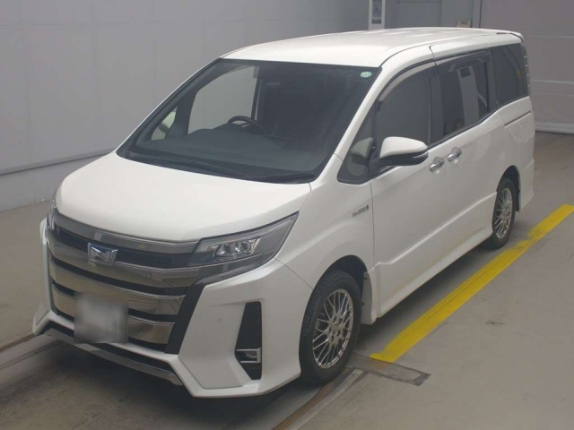 TOYOTA NOAH 2019