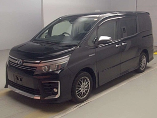 TOYOTA VOXY 2017