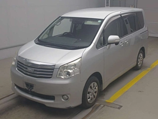 TOYOTA NOAH 2012