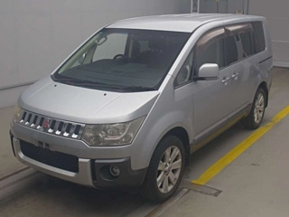 MITSUBISHI DELICA D5 2011