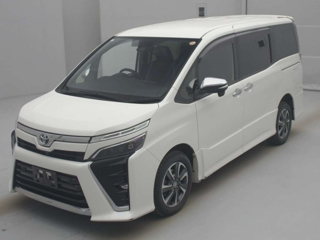 TOYOTA VOXY 2021