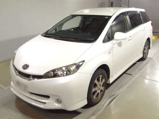 TOYOTA WISH 2011