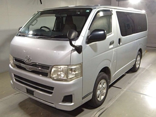 TOYOTA HIACE VAN 2010