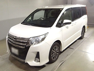 TOYOTA NOAH 2014