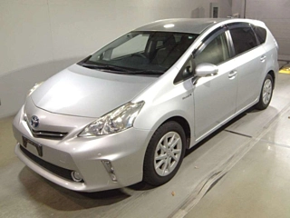 TOYOTA PRIUS ALPHA 2014