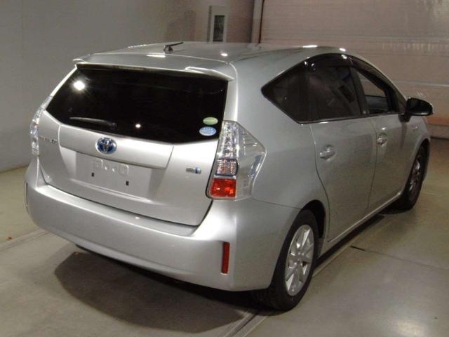 TOYOTA PRIUS ALPHA 2014